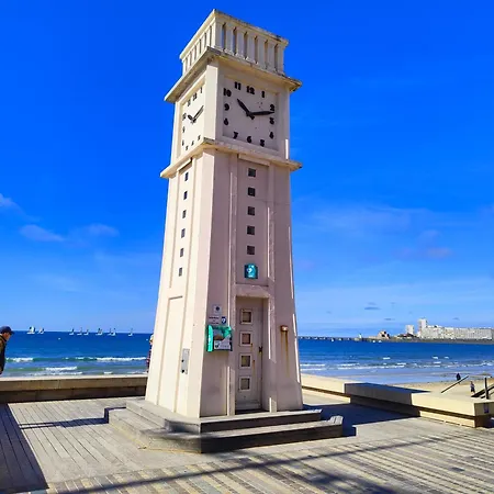 2 Pieces Avec Grande Terrasse, 3 Etoiles, Wifi, Box Pour Vehicule Et Velos 아파트