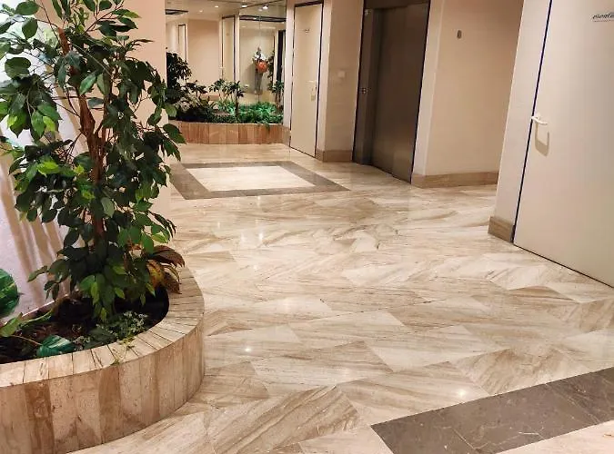 2 Pieces Avec Grande Terrasse, 3 Etoiles, Wifi, Box Pour Vehicule Et Velos *