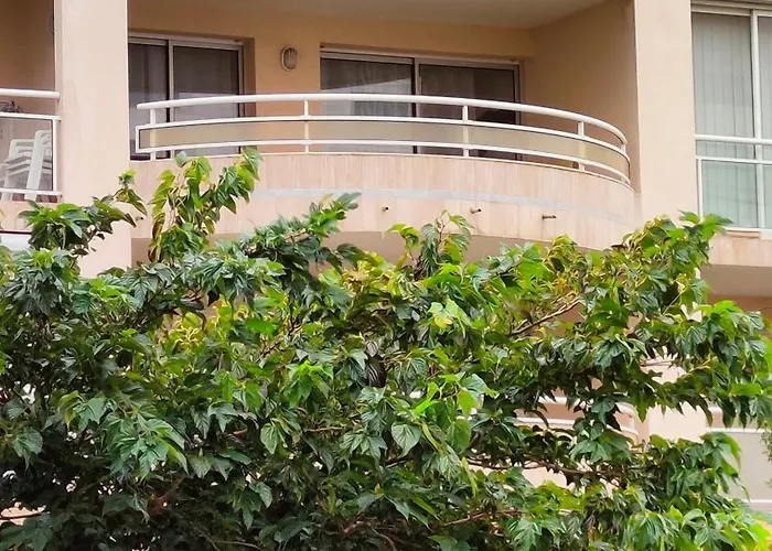 2 Pieces Avec Grande Terrasse, 3 Etoiles, Wifi, Box Pour Vehicule Et Velos