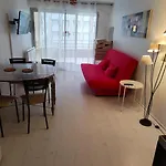 2 Pieces Avec Grande Terrasse, 3 Etoiles, Wifi, Box Pour Vehicule Et Velos
