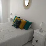 2 Pieces Avec Grande Terrasse, 3 Etoiles, Wifi, Box Pour Vehicule Et Velos