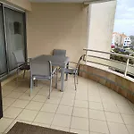 2 Pieces Avec Grande Terrasse, 3 Etoiles, Wifi, Box Pour Vehicule Et Velos アパート
