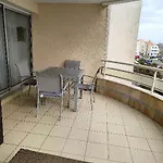 2 Pieces Avec Grande Terrasse, 3 Etoiles, Wifi, Box Pour Vehicule Et Velos アパート