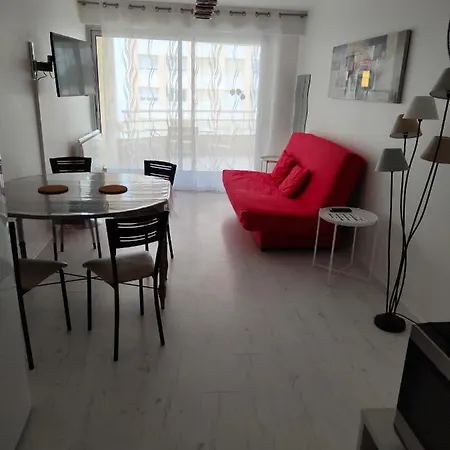 Apartment 2 Pieces Avec Grande Terrasse, 3 Etoiles, Wifi, Box Pour Vehicule Et Velos Les Sables-dʼOlonne