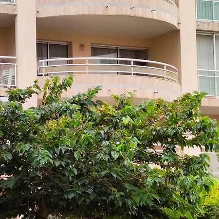 2 Pièces Avec Grande Terrasse, 3 étoiles, Wifi, Box Pour Véhicule Et Vélos