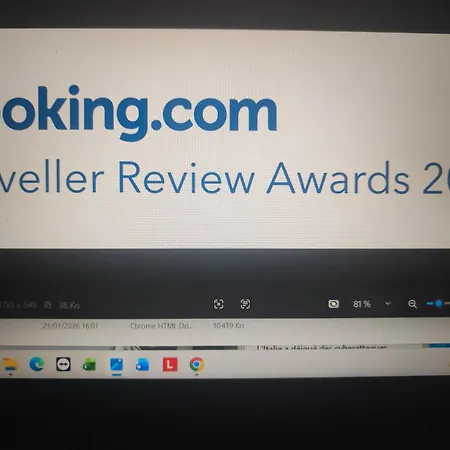 2 Pieces Avec Grande Terrasse, 3 Etoiles, Wifi, Box Pour Vehicule Et Velos 公寓 *