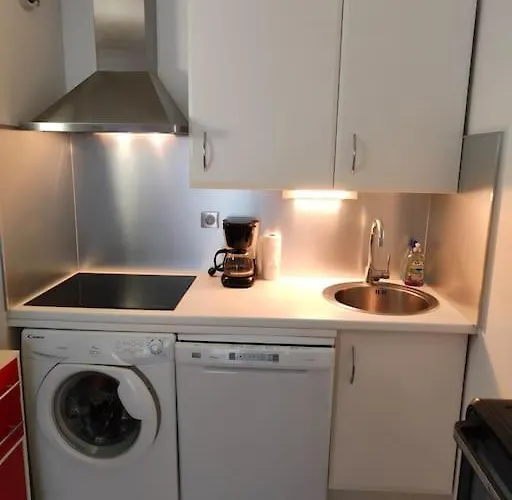 2 Pieces Avec Grande Terrasse, 3 Etoiles, Wifi, Box Pour Vehicule Et Velos 公寓 *